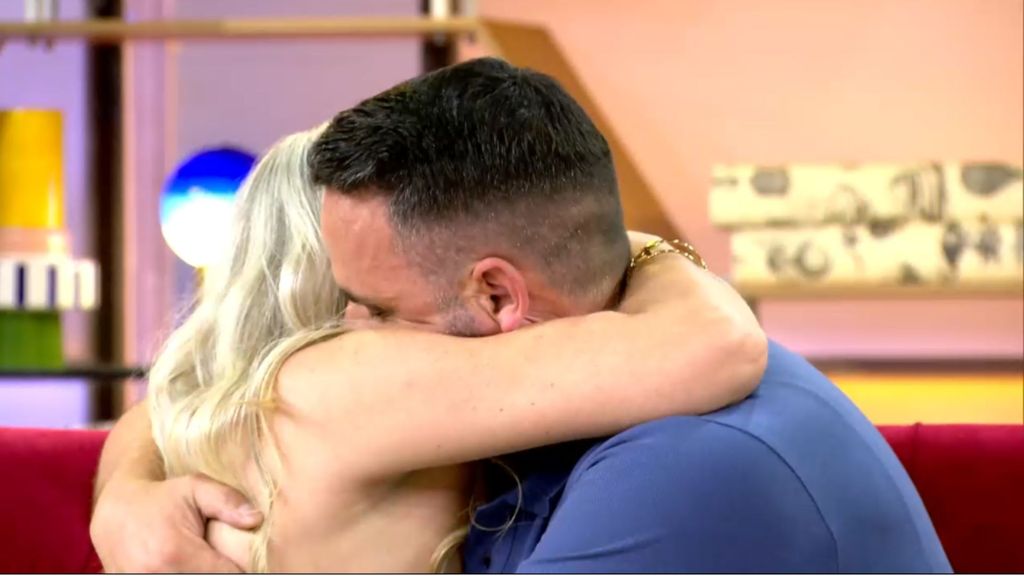 Su marido le hizo recuperar las ganas de vivir tras un doloroso accidente: "No sólo como marido sino como padre no lo hay mejor que tú"