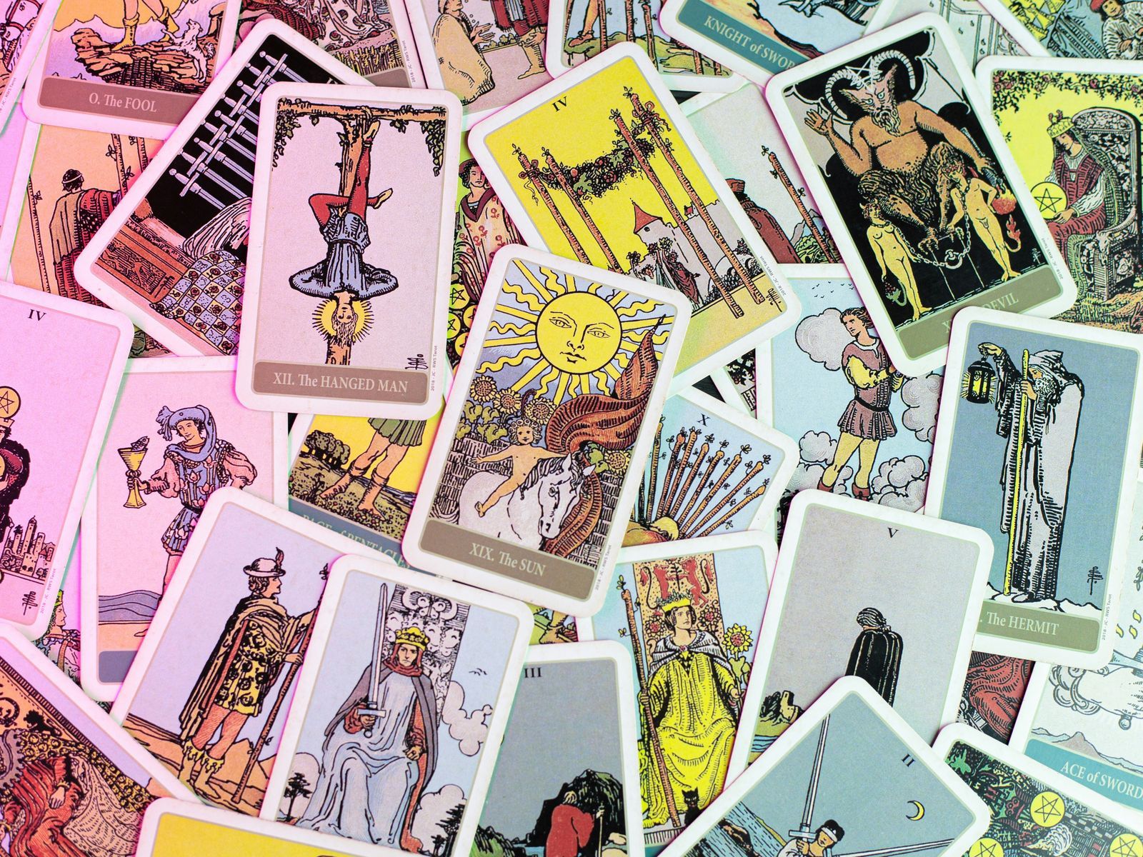 El tarot nos da muchos mensajes sutiles que no hay que pasar por alto