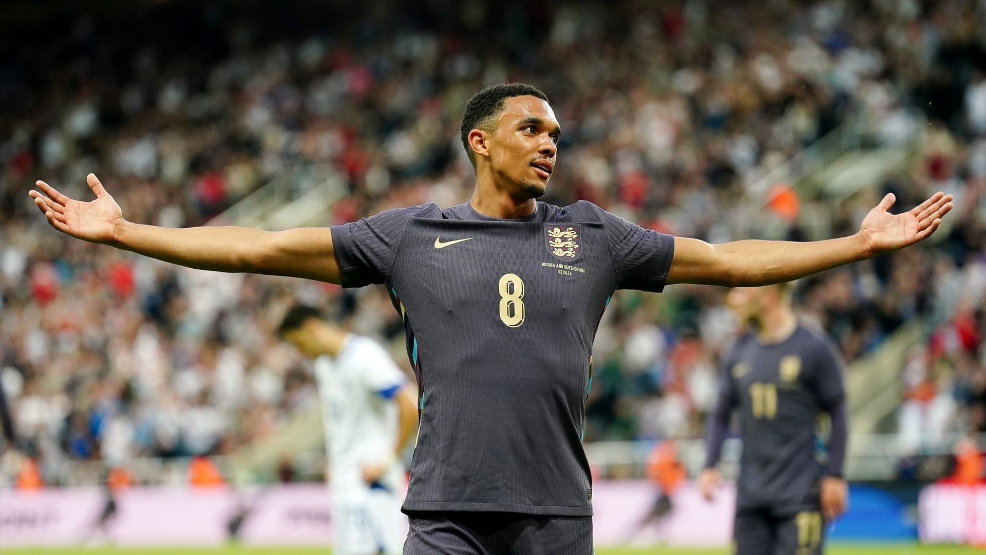 Trent Alexander Arnold celebrando un gol con Inglaterra