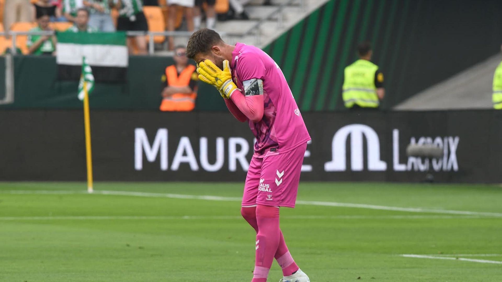 Adrián San Miguel, ante el Levante Adrián San Miguel, ante el Levante
