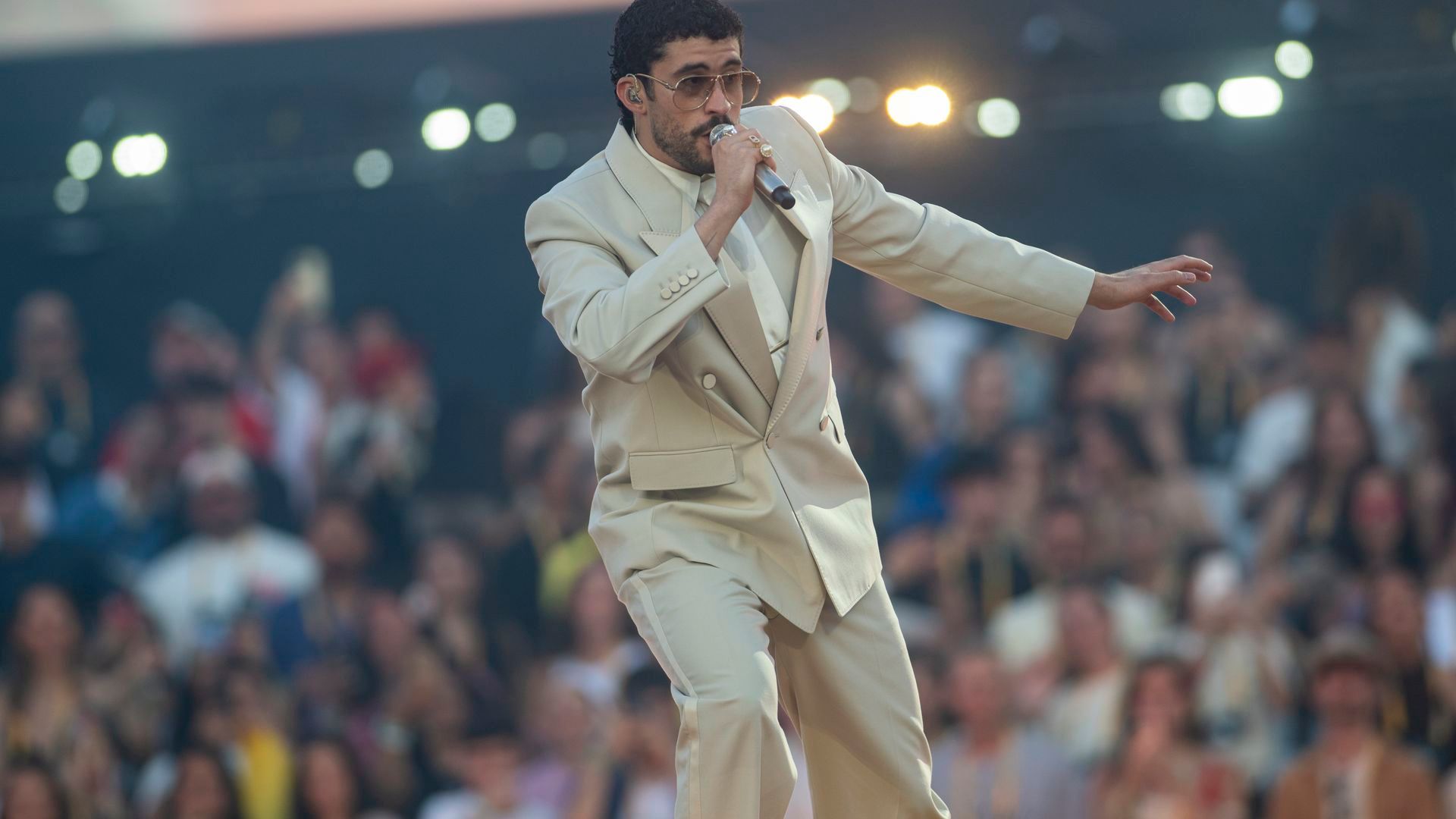 El cantante Bad Bunny en su concierto en Barcelona El cantante Bad Bunny en su concierto en Barcelona
