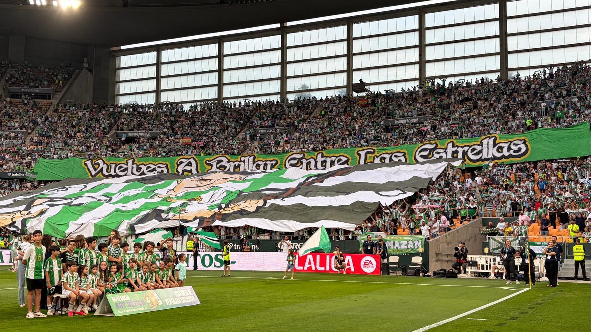 El tifo de Gol Sur 1907 contra el Levante