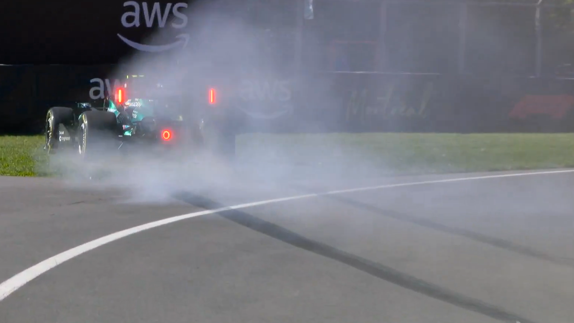 Fernando Alonso sufre un accidente y choca contra un muro en el circuito Gilles Villeneuve: "Me convertí en pasajero" Fernando Alonso sufre un accidente y choca contra un muro en el circuito Gilles Villeneuve: "Me convertí en pasajero"