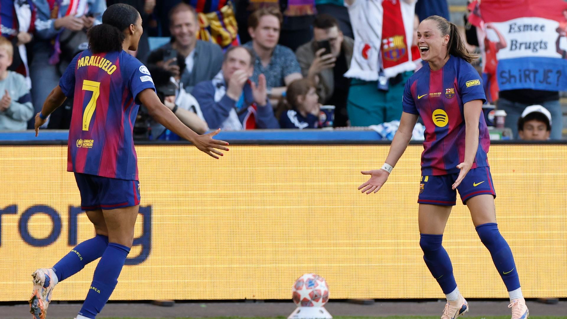 Las jugadoras del Barcelona celebran un gol en la final de la Champions. Las jugadoras del Barcelona celebran un gol en la final de la Champions.