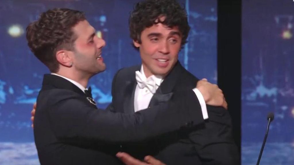 Los Javis ganan el premio a Mejor Dirección en la 79 edición del Festival de Cannes por su película 'La bola negra'