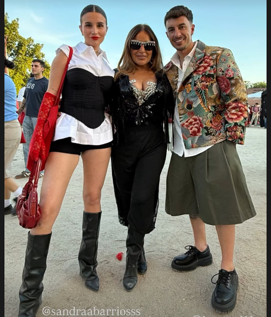 Raquel Salazar, Sandra Barrios y Juanpi