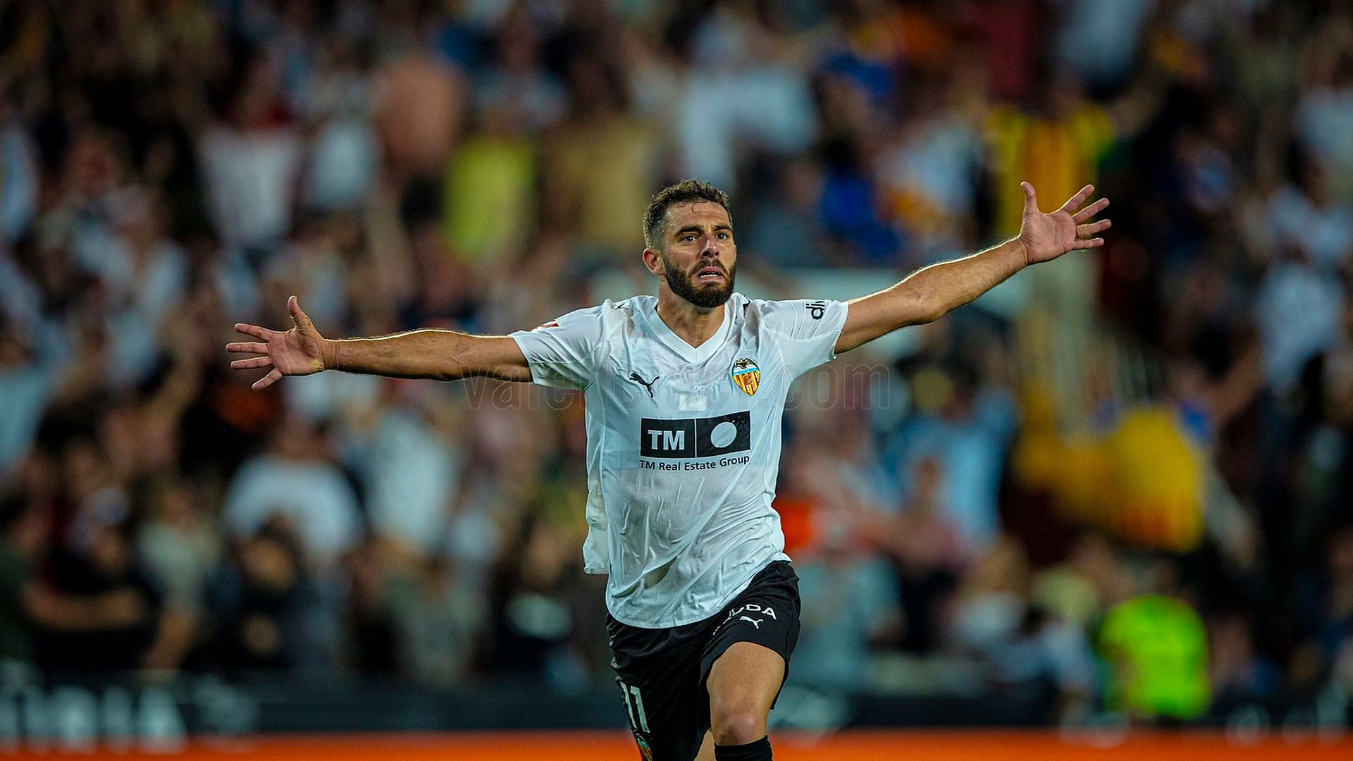 Rioja celebra su gol ante el FC Barcelona