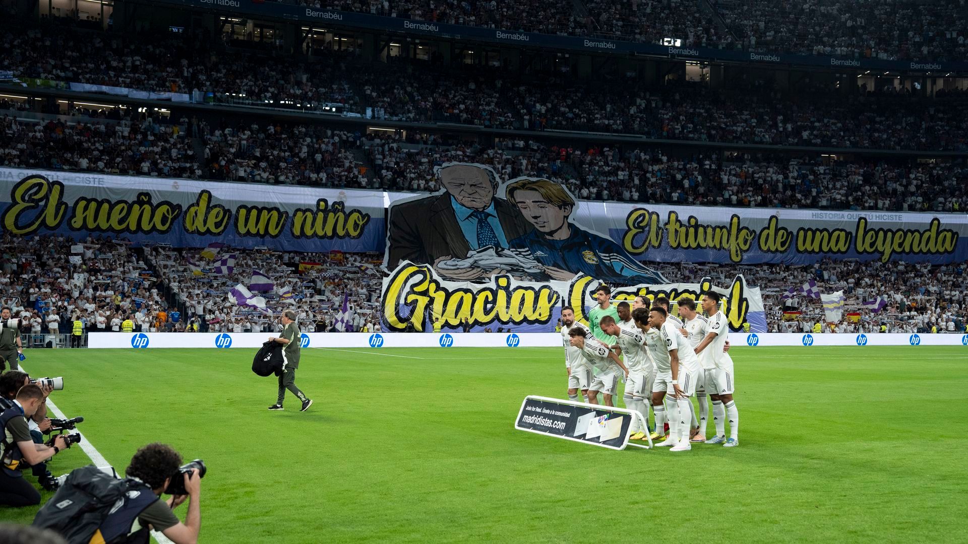Tifo Dani Carvajal en el Santiago Bernabéu. Tifo Dani Carvajal en el Santiago Bernabéu.