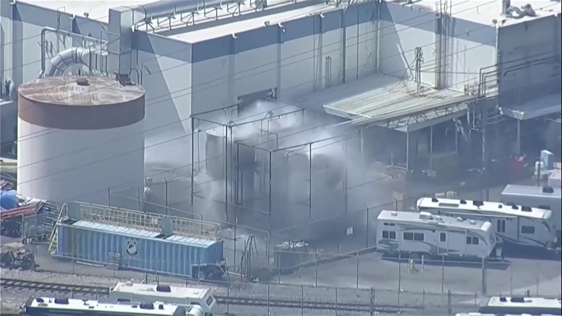 Una peligrosa nube tóxica por los escapes de una fábrica química en California, EEUU, obliga al desalojo de 40.000 residentes en la zona Una peligrosa nube tóxica por los escapes de una fábrica química en California, EEUU, obliga al desalojo de 40.000 residentes en la zona