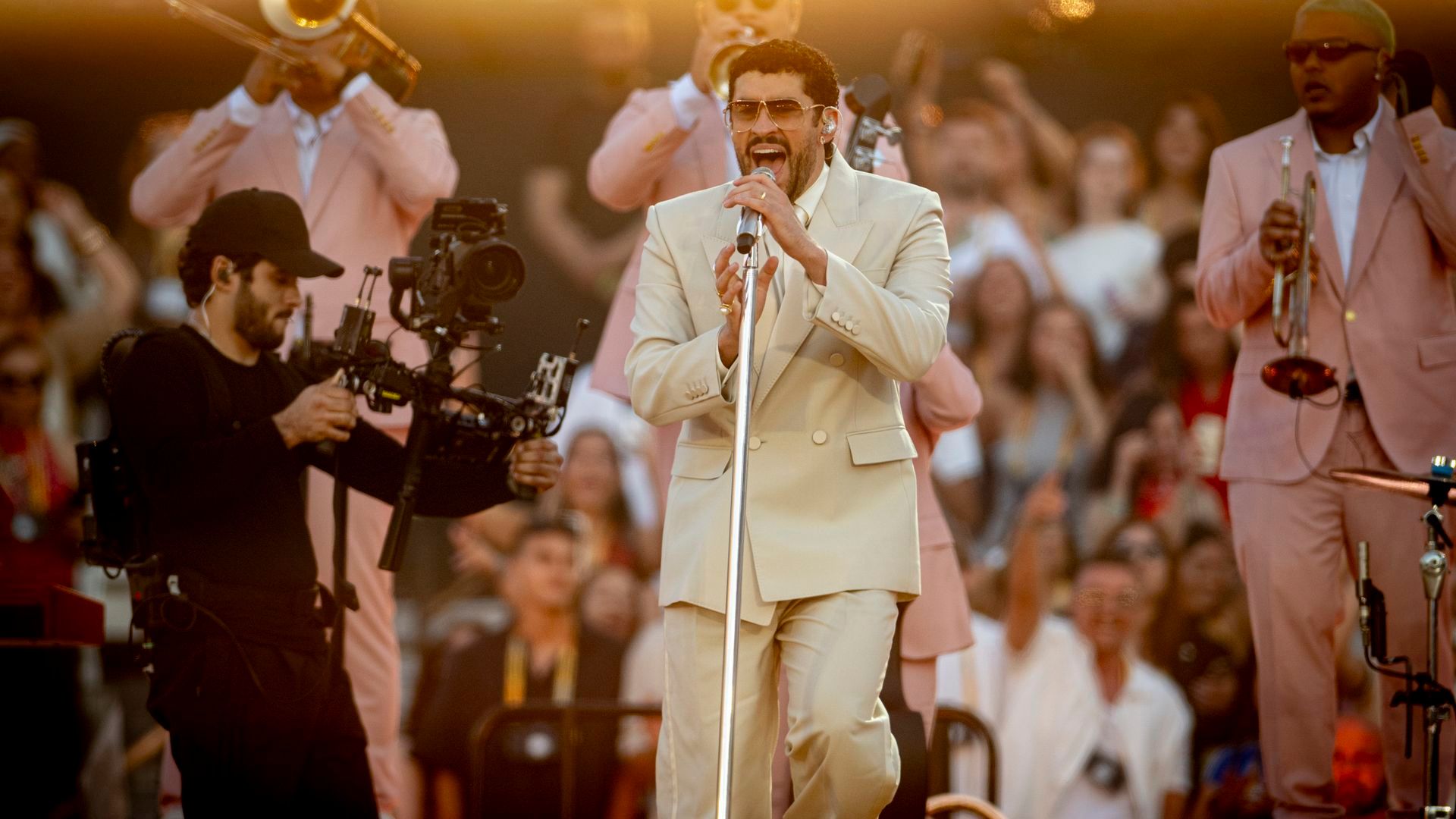Bad Bunny se despide de Barcelona dejando un listón muy alto: el puertorriqueño Bryant Myers, invitado sorpresa Bad Bunny se despide de Barcelona dejando un listón muy alto: el puertorriqueño Bryant Myers, invitado sorpresa