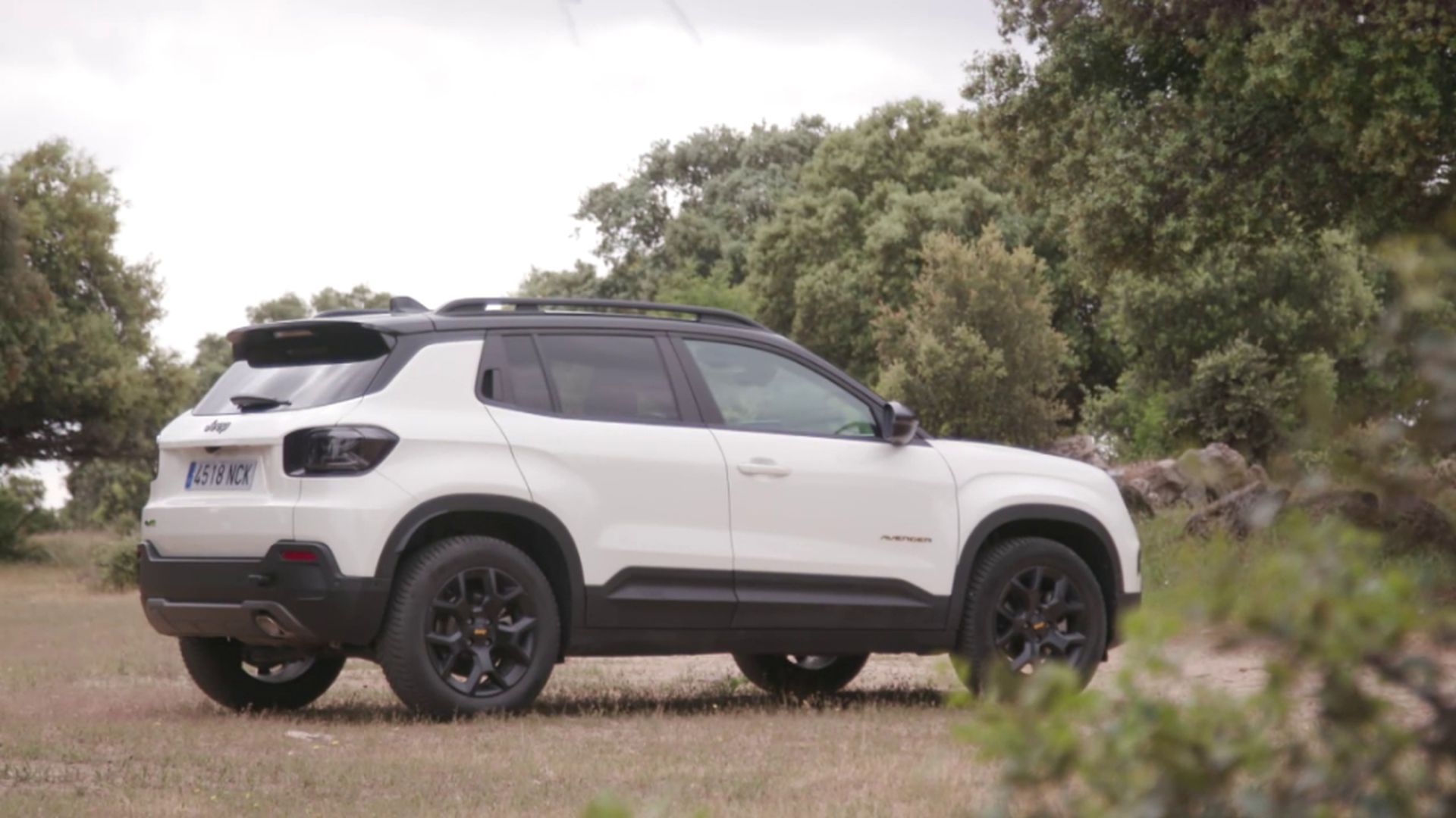 Gonzalo Serrano y el Jeep Avenger
