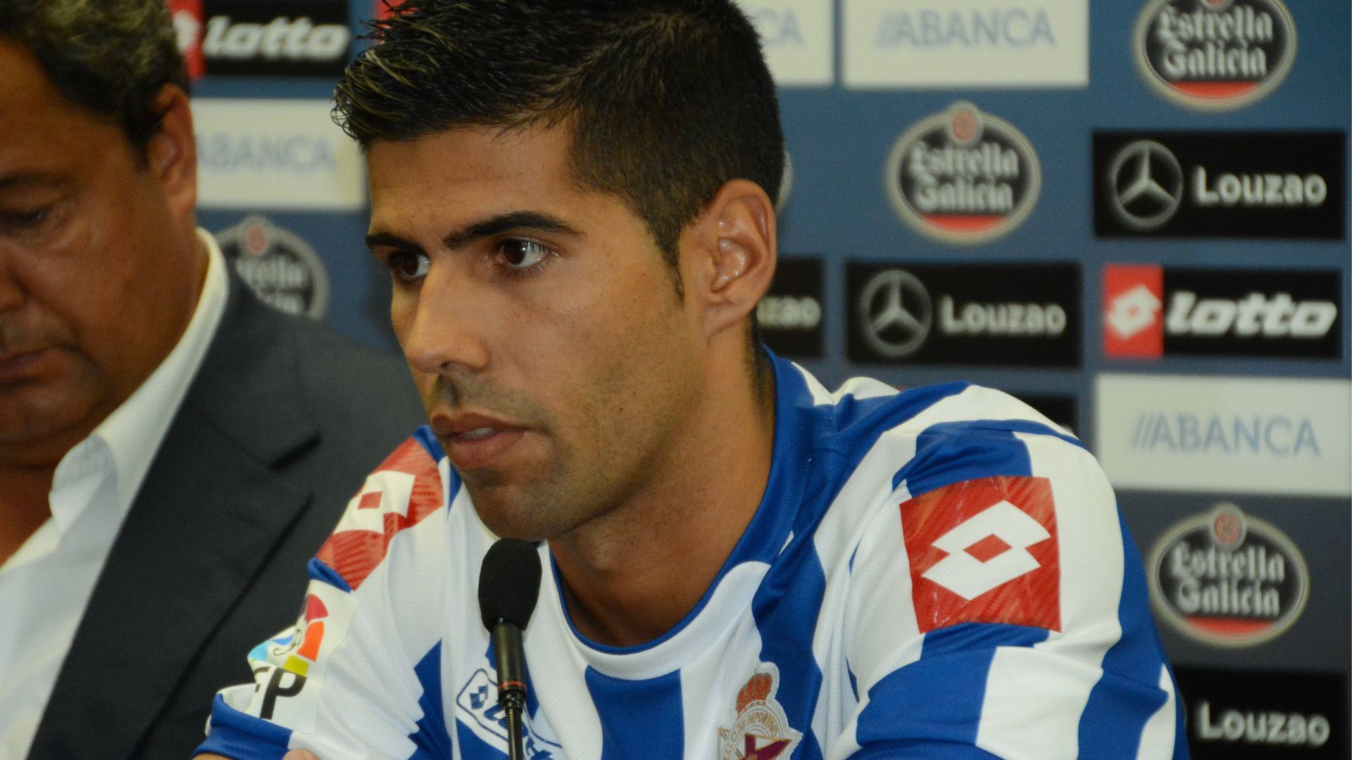 Juanfran Moreno, en su presentación con el Deportivo de La Coruña Juanfran Moreno, en su presentación con el Deportivo de La Coruña