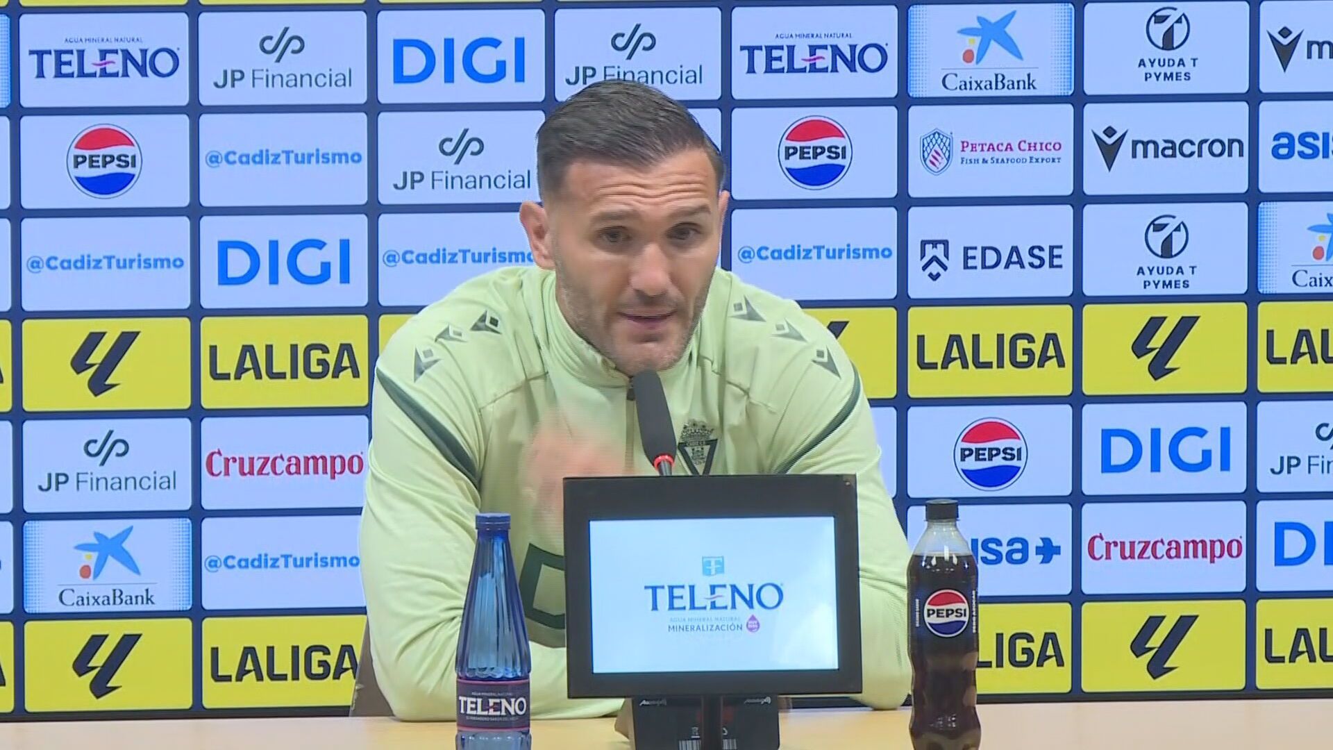 Lucas Pérez, en sala de prensa en Cádiz