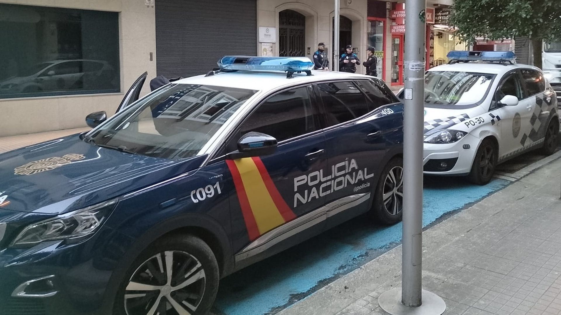 Muere una mujer y una niña resulta herida tras ser atropelladas por un coche que invadió la acera en Sanxenxo, Pontevedra Muere una mujer y una niña resulta herida tras ser atropelladas por un coche que invadió la acera en Sanxenxo, Pontevedra