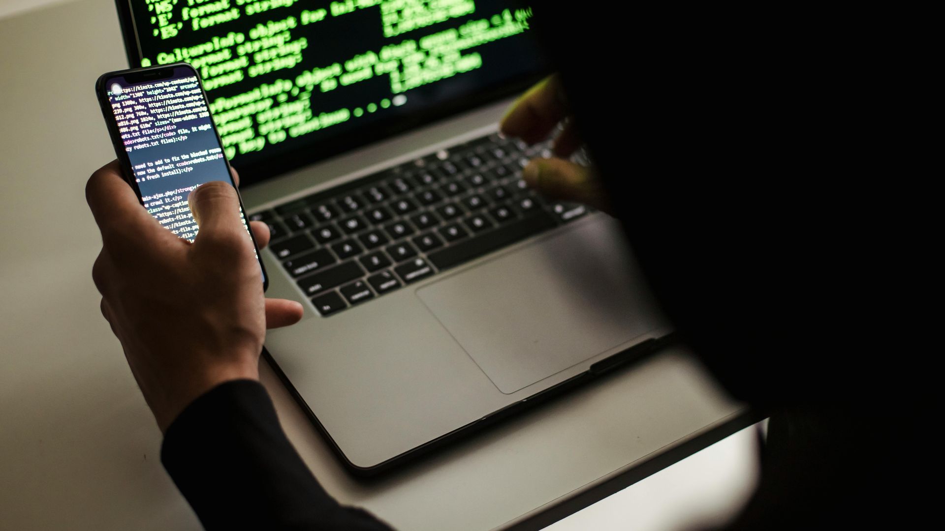 Alertan de una oleada de fraudes relacionados con el "móvil estropeado": cómo funciona, consejos y qué hacer si caemos en la trampa Alertan de una oleada de fraudes relacionados con el "móvil estropeado": cómo funciona, consejos y qué hacer si caemos en la trampa