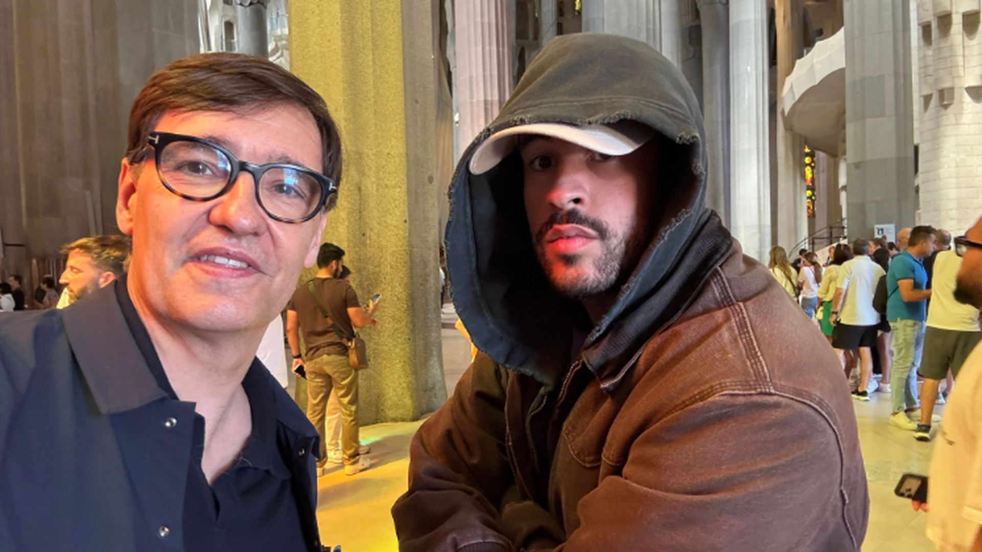 El selfie de Salvador Illa con Bad Bunny en la Sagrada Familia: "Gracias por escoger Barcelona"