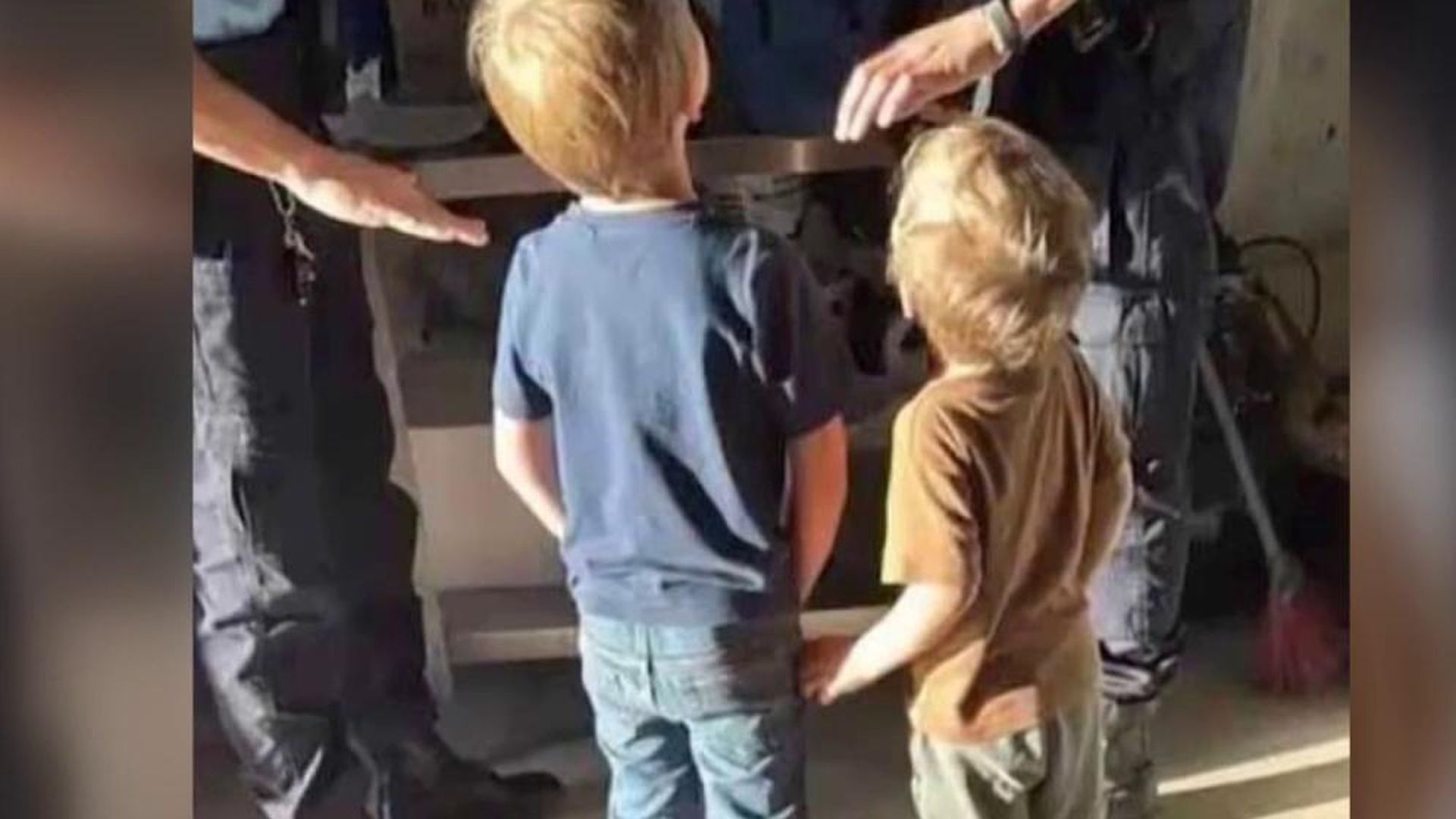 Los dos pequeños abandonados por su madre en Portugal Los dos pequeños abandonados por su madre en Portugal