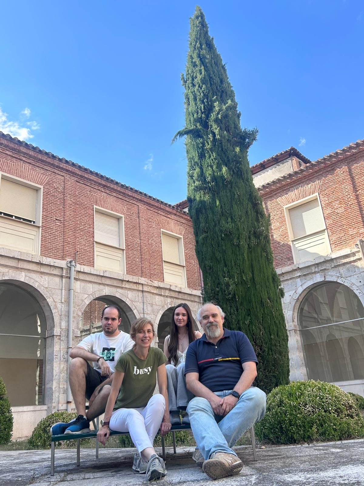 María Perrote, alumna de ADE de la UVA y Pablo Rivera, alumno de informática de la UVA; Natalia, catedrática del área de organización de empresas dela Universidad de Valladolid y Joaquin, profesor de la Escuela de Ingeniería informática de la Universidad de Valladolid