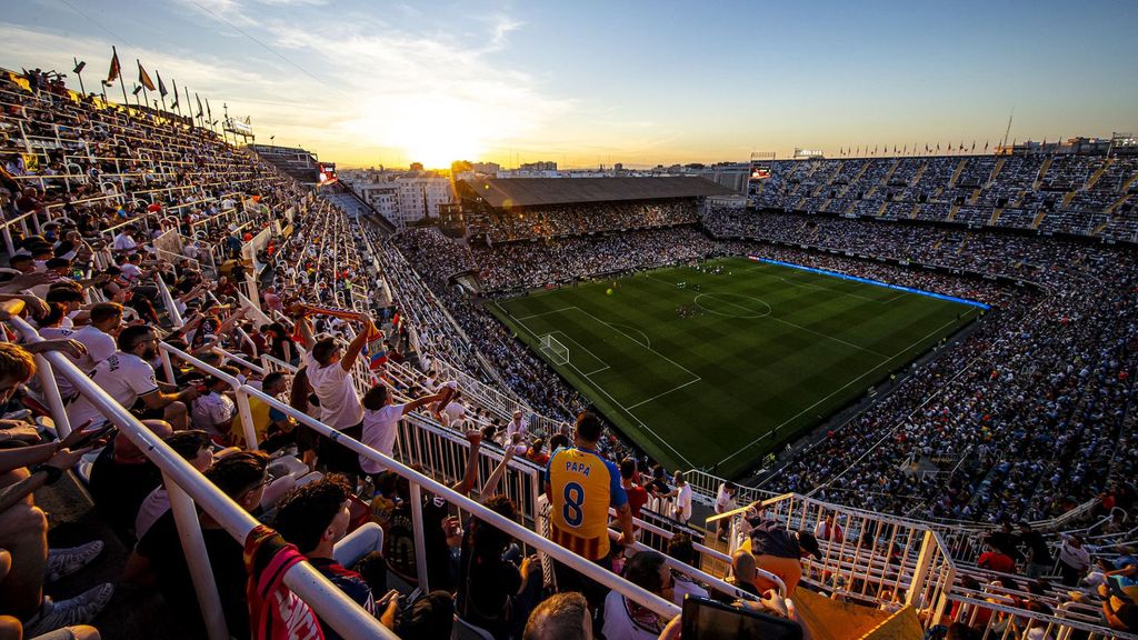 Llegada del Valencia a Mestalla (07/12)