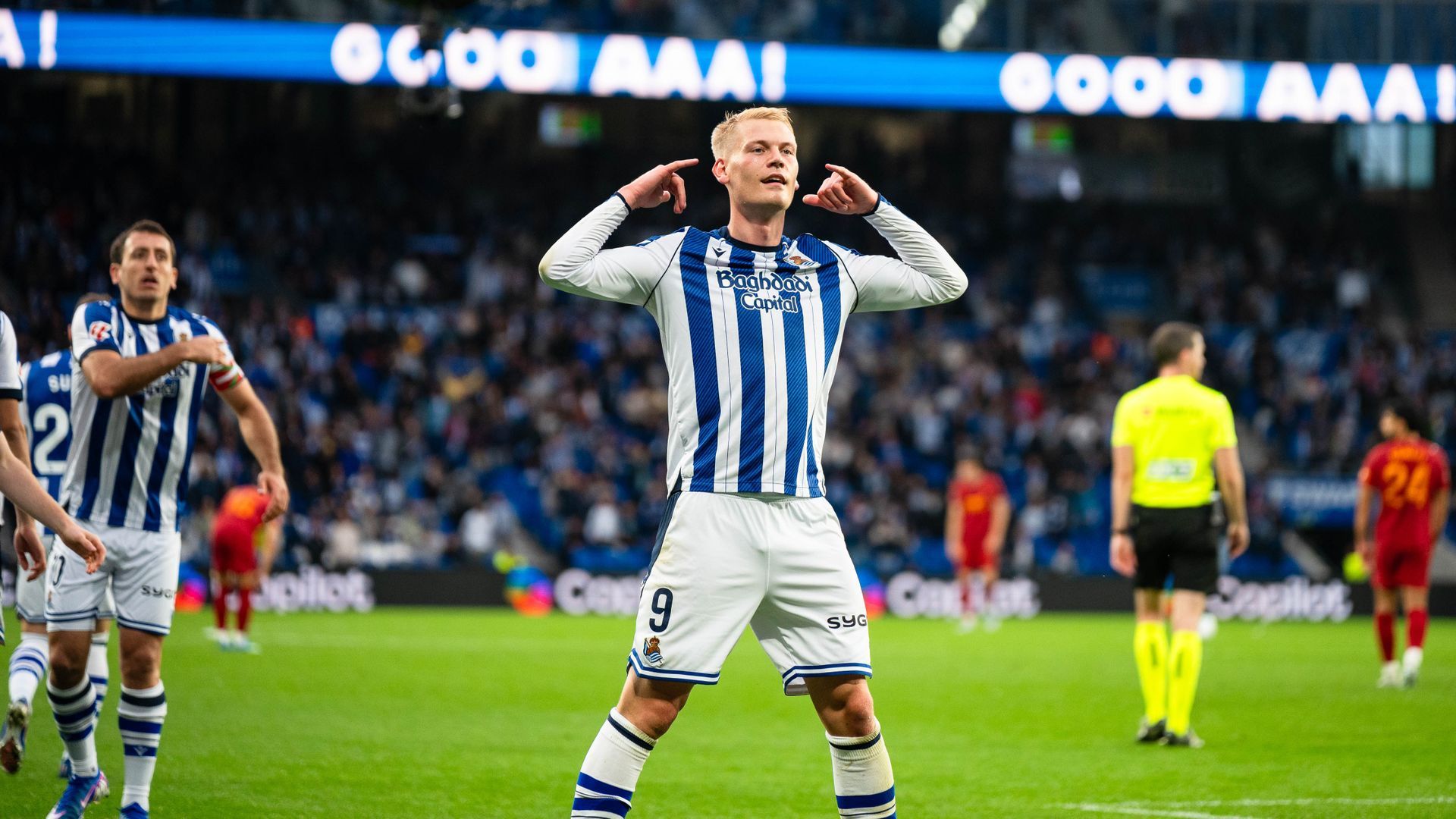 Orri Óskarsson celebra un gol con la Real Sociedad Orri Óskarsson celebra un gol con la Real Sociedad