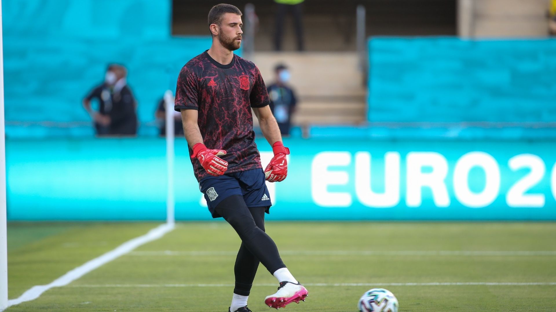 El meta Unai Simón va a tener mucho ruido en el Mundial a su alrededor