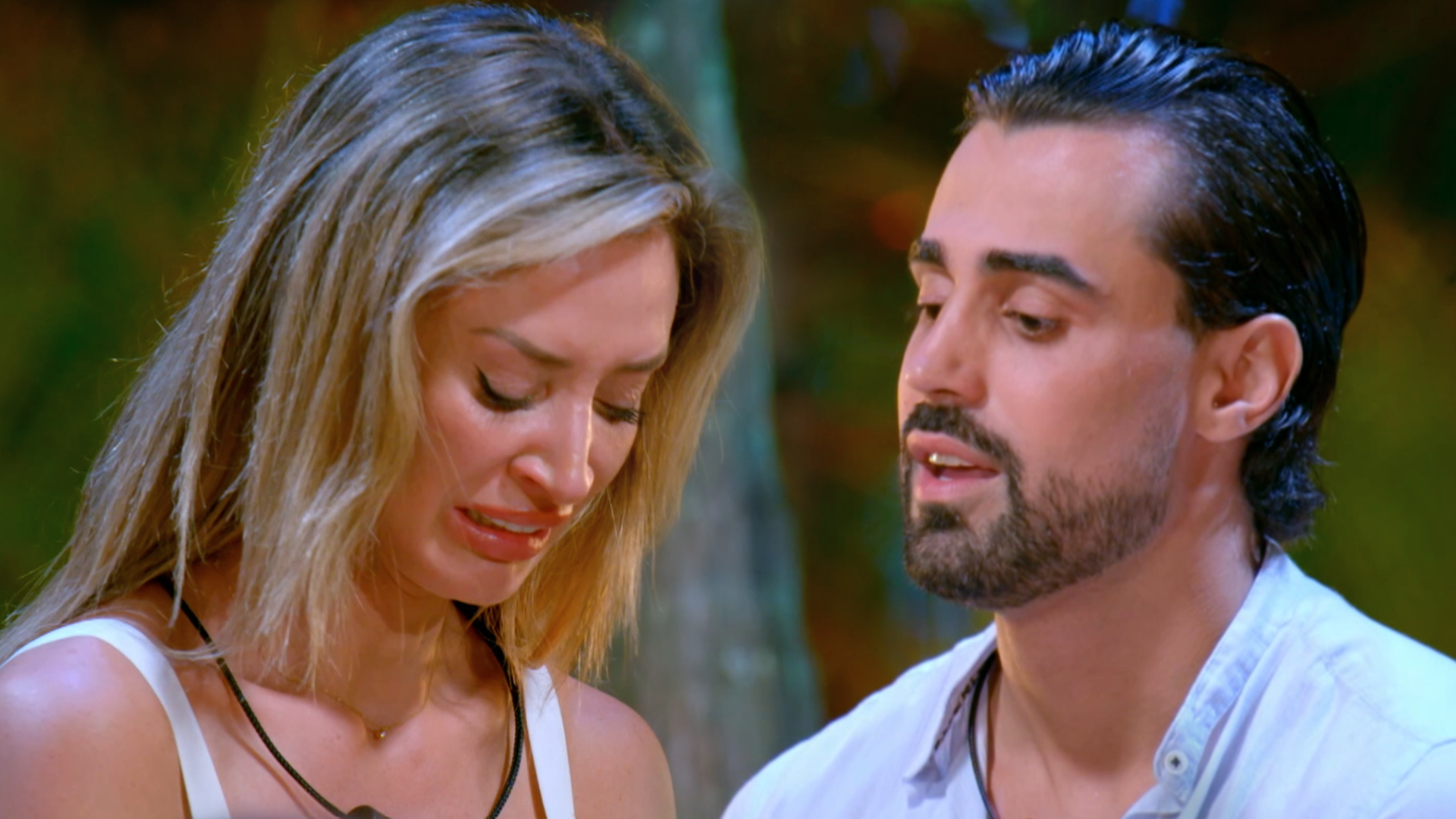 Lucas y Yuli descubren las consecuencias de saltarse las normas en el espejo