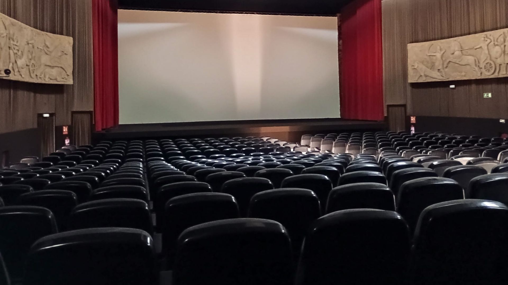 El cine París de Solsona cuenta con 489 butacas El cine París de Solsona cuenta con 489 butacas
