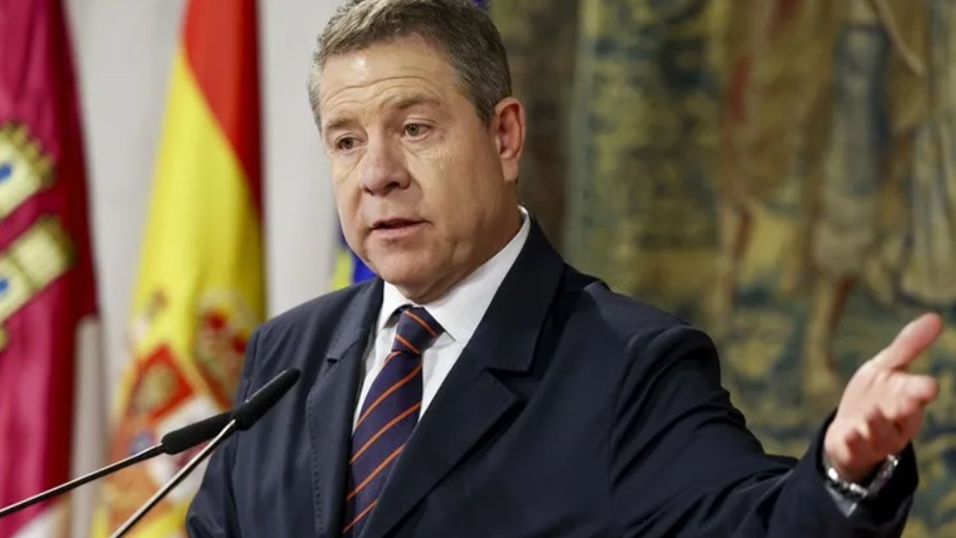Page manda un mensaje a su líder en el PSOE: "O cuestión de confianza o elecciones"