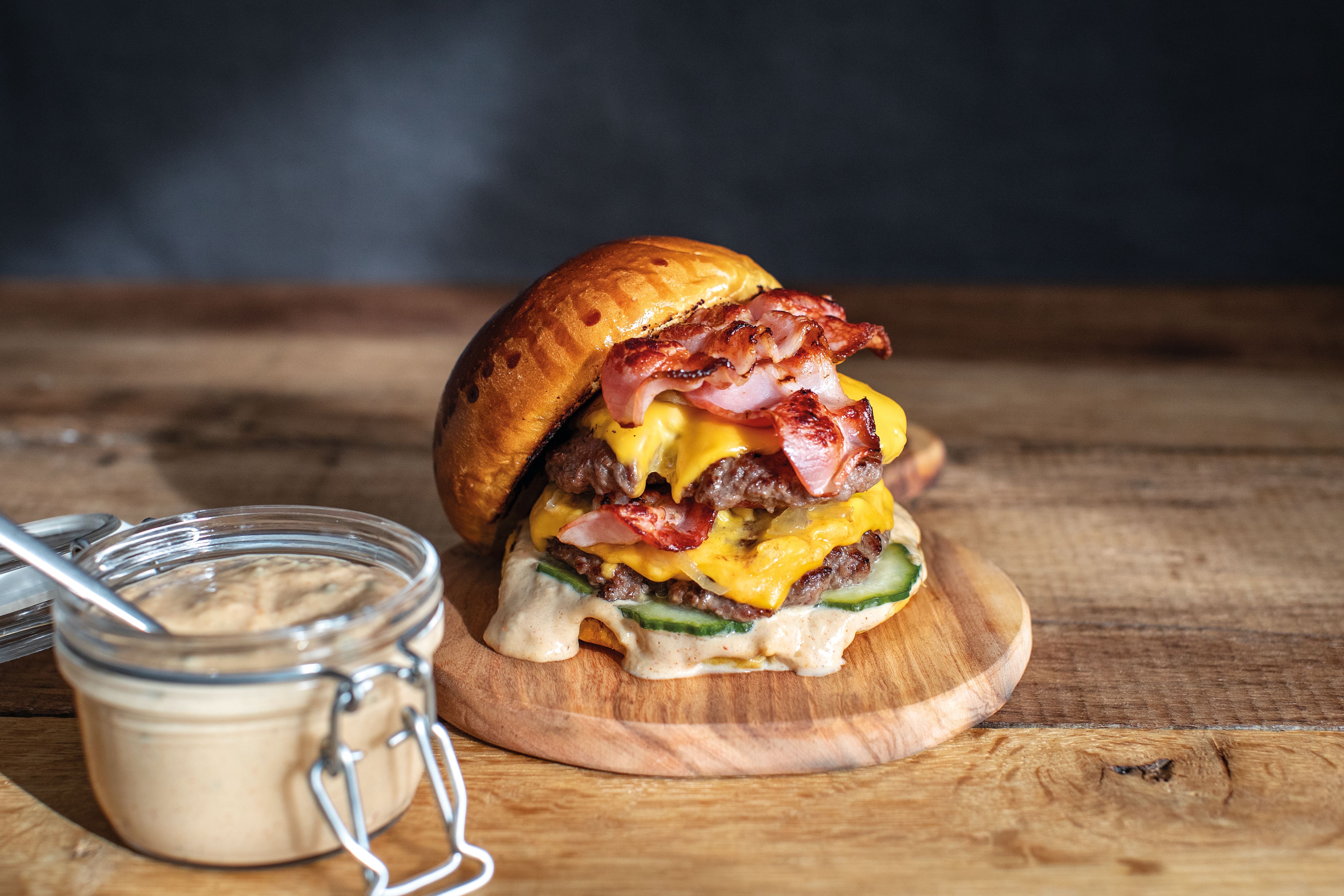 ¿Fan de las smash burgers? ¡Aprende a hacer la tuya en casa!