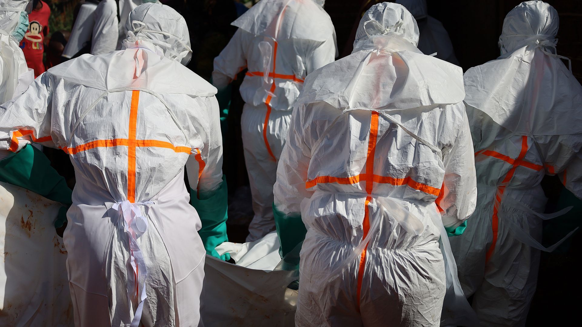Italia activa la vigilancia del Ébola tras hospitalizar a dos viajeros de Uganda con fiebre: por el momento dan negativo Italia activa la vigilancia del Ébola tras hospitalizar a dos viajeros de Uganda con fiebre: por el momento dan negativo