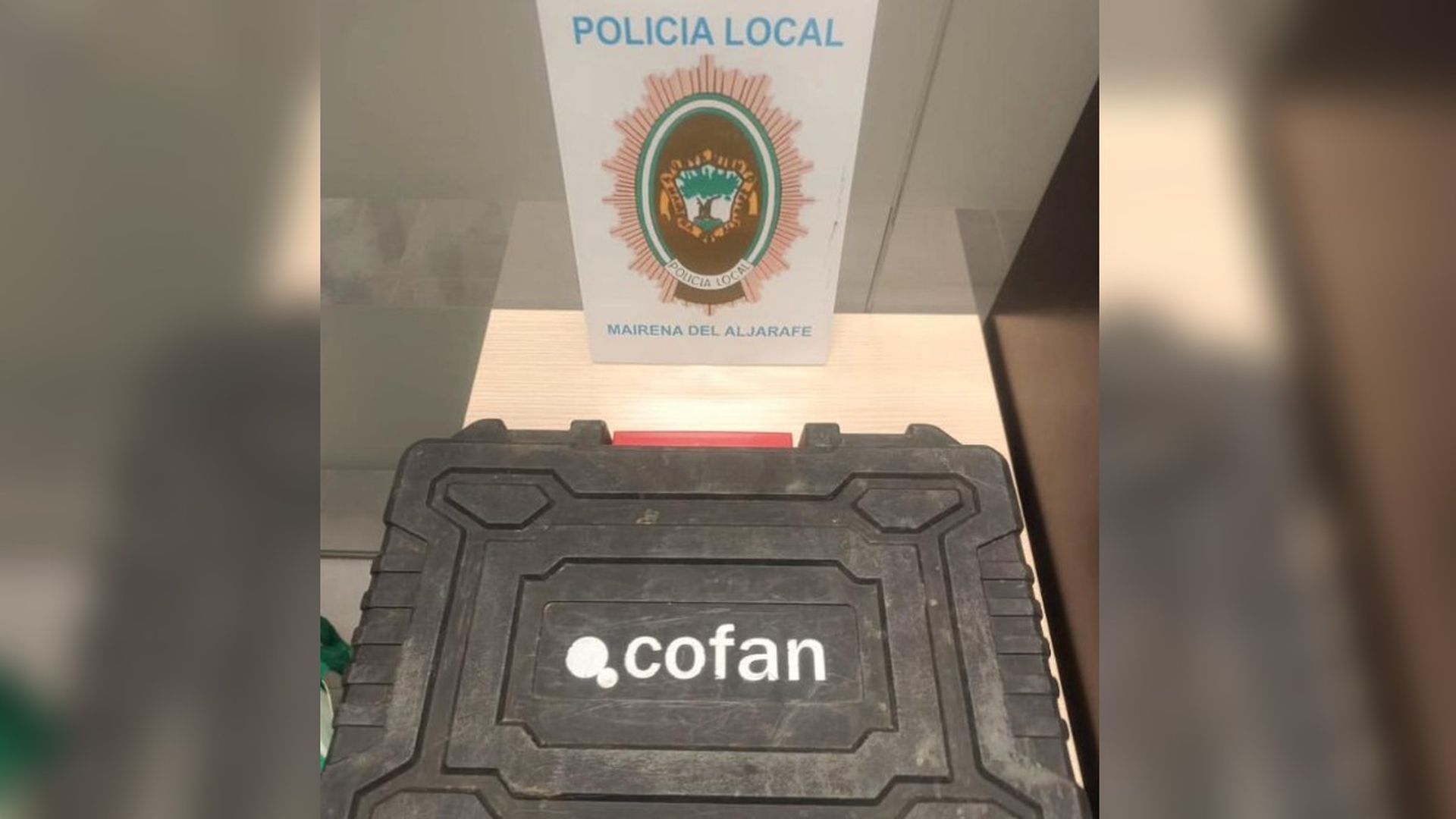 La foto del maletín de herramientas difundida por la Policía Local de Mairena del Aljarafe La foto del maletín de herramientas difundida por la Policía Local de Mairena del Aljarafe
