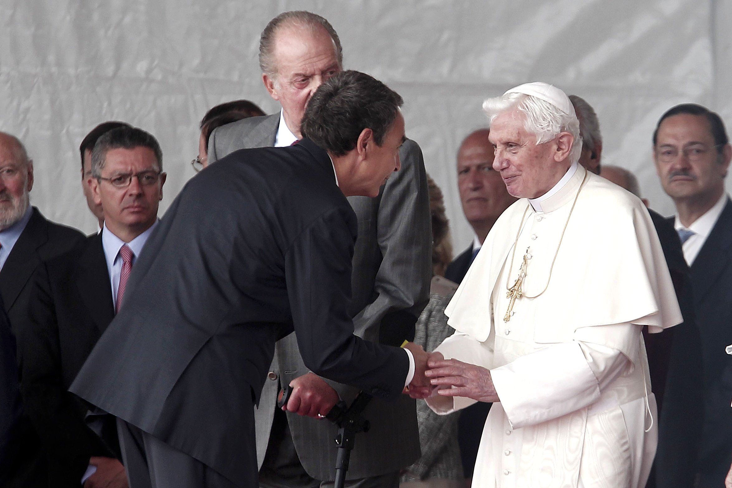 Benedicto XVI con Zapatero y el rey Juan Carlos
