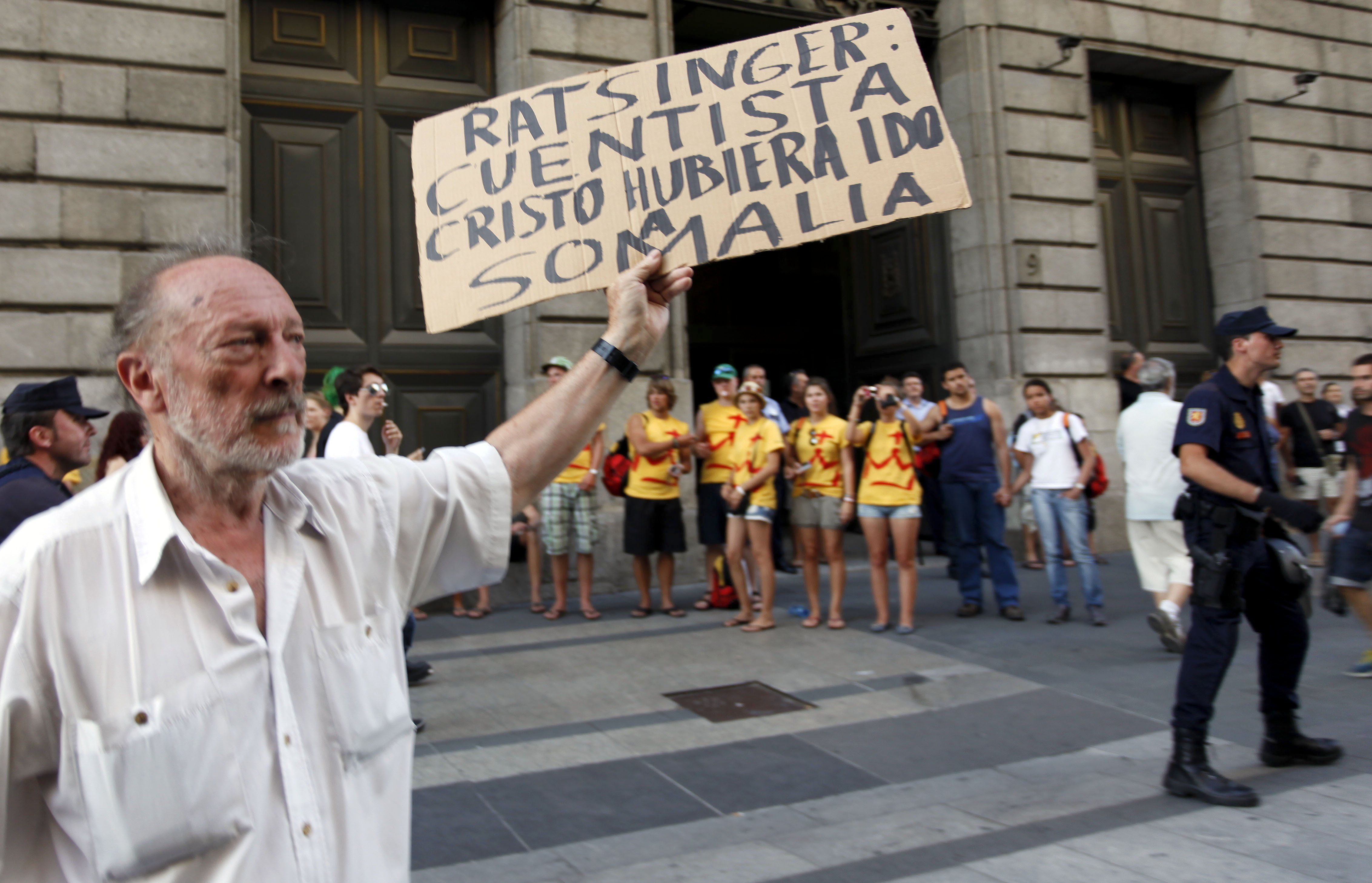 Manifestaciones en Madrid por la visita de Benedicto XVI a la capital