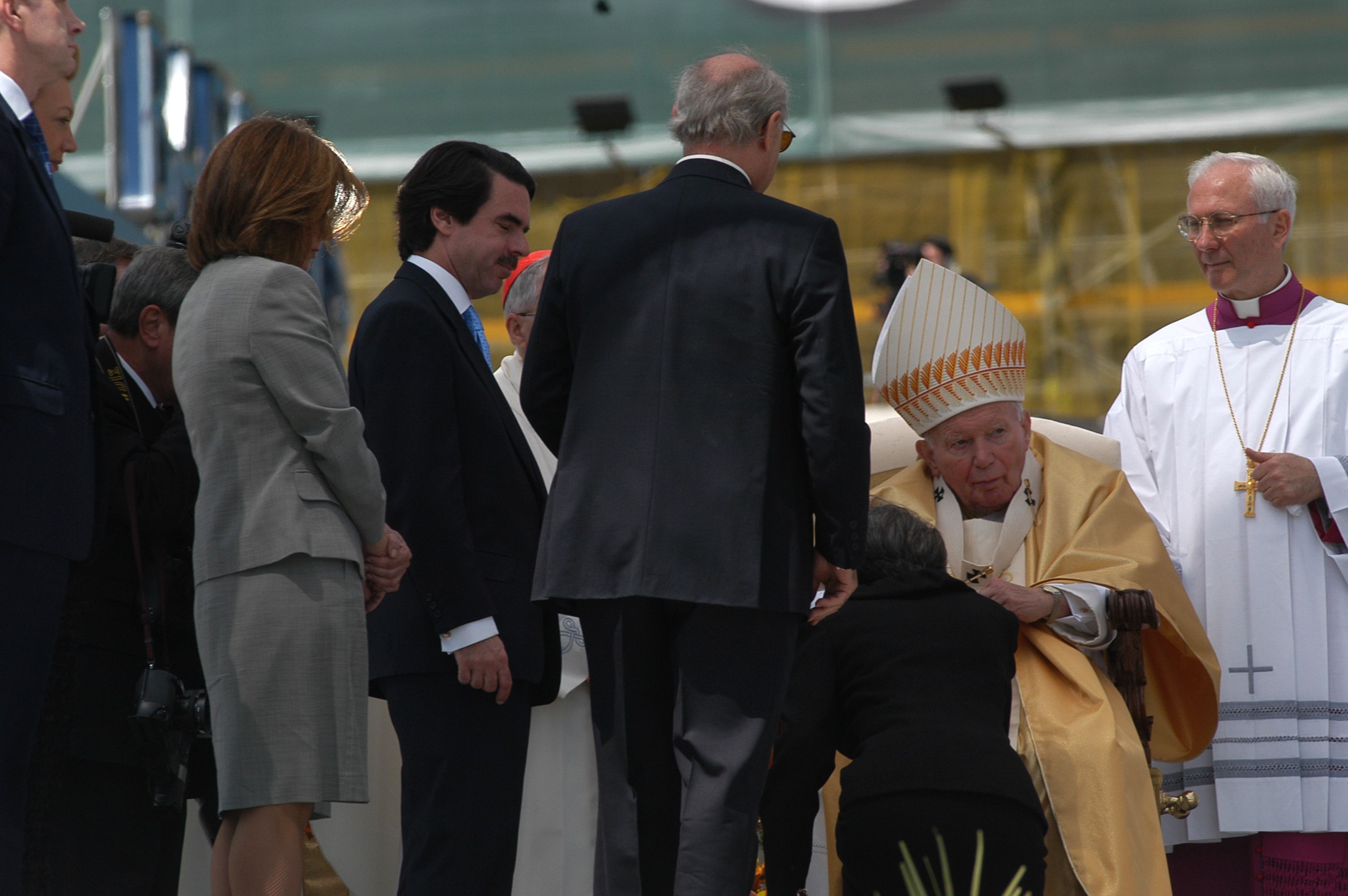 Ana Botella y José María Aznar con Juan Pablo II en Madrid