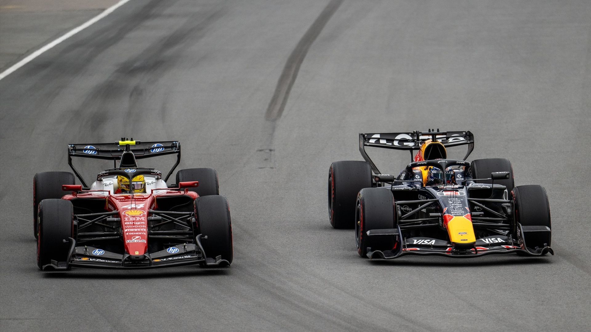 Lewis Hamilton y Max Verstappen durante el Gran Premio de Canadá esta temporada