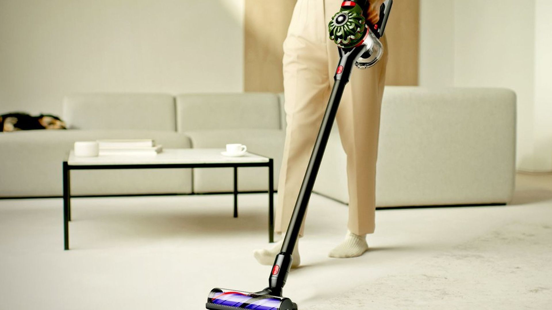 Si tienes mascotas en casa, esta aspiradora sin cable de Dyson es justo lo que necesitas, ¡y está de oferta!