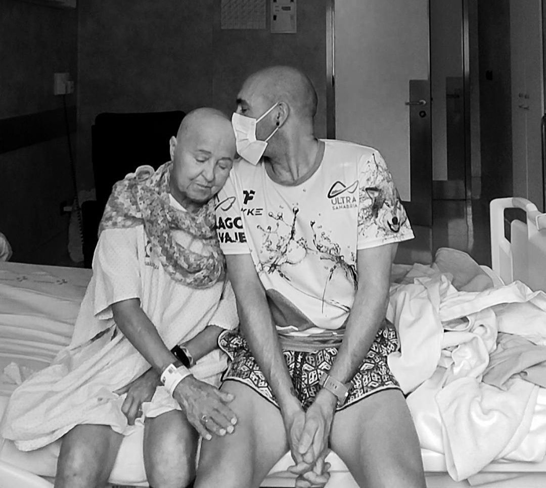 Xabier y su madre Catalina, juntos en el hospital