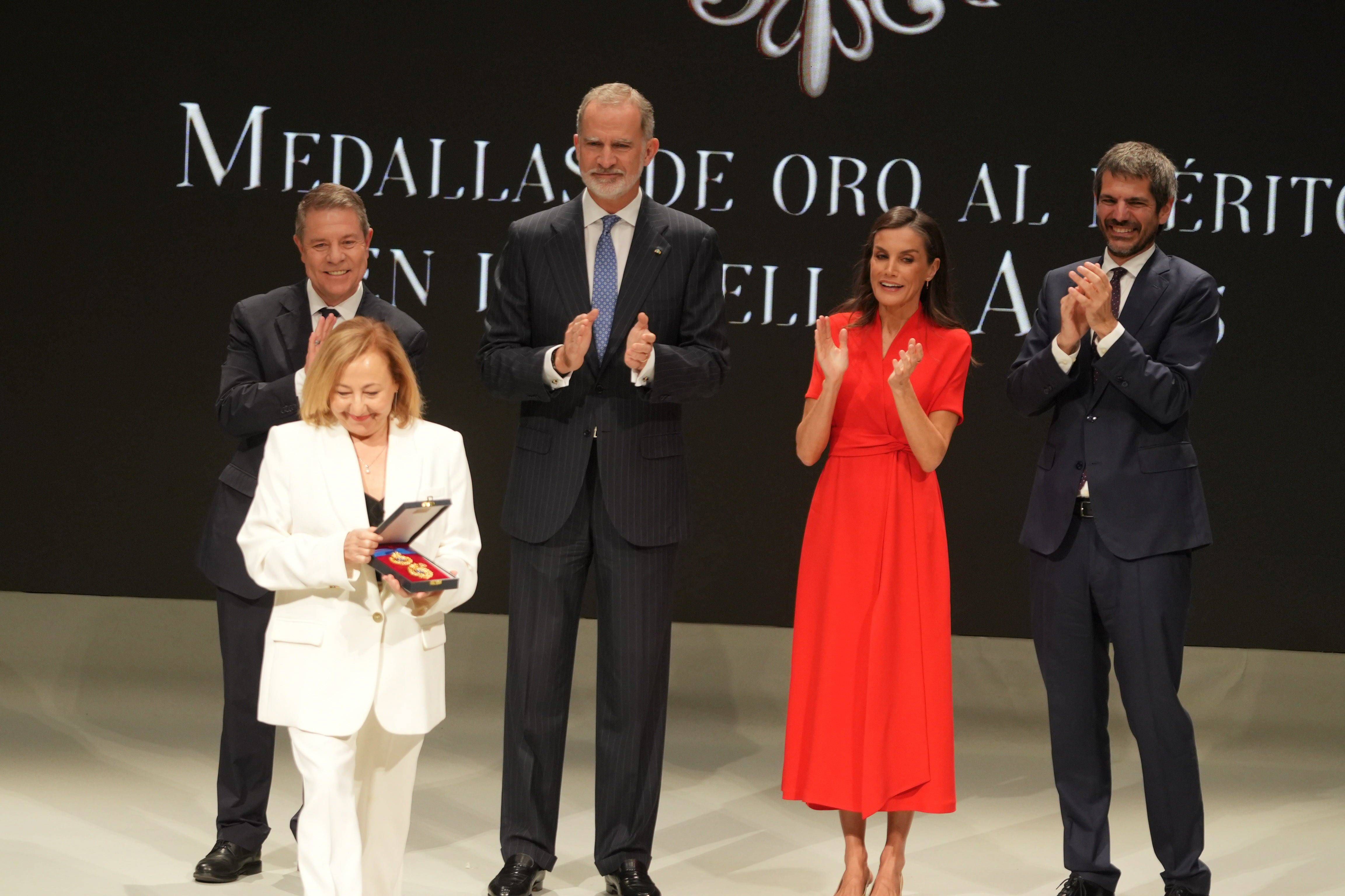 Carmen Machi, recogiendo su medalla