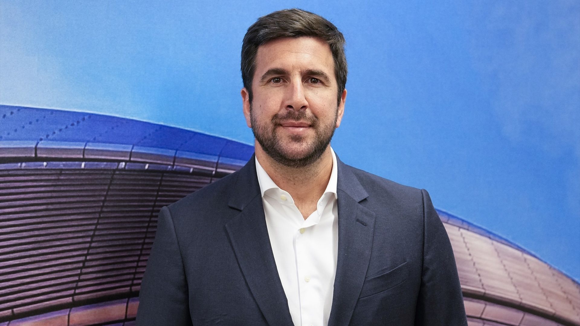 Enrique Riquelme durante la campaña para ser elegido como presidente del Real Madrid