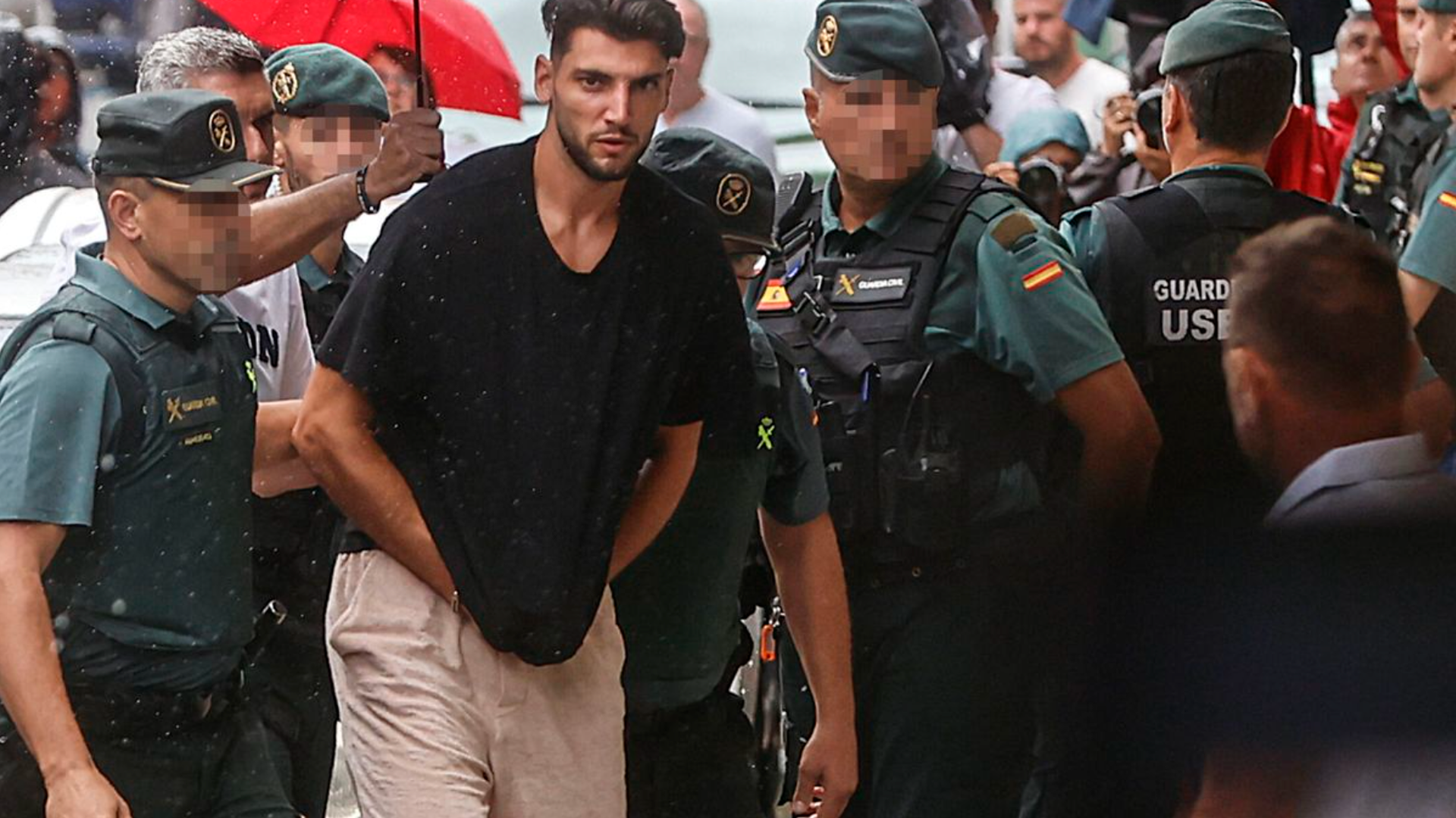 Rafa Mir, esposado