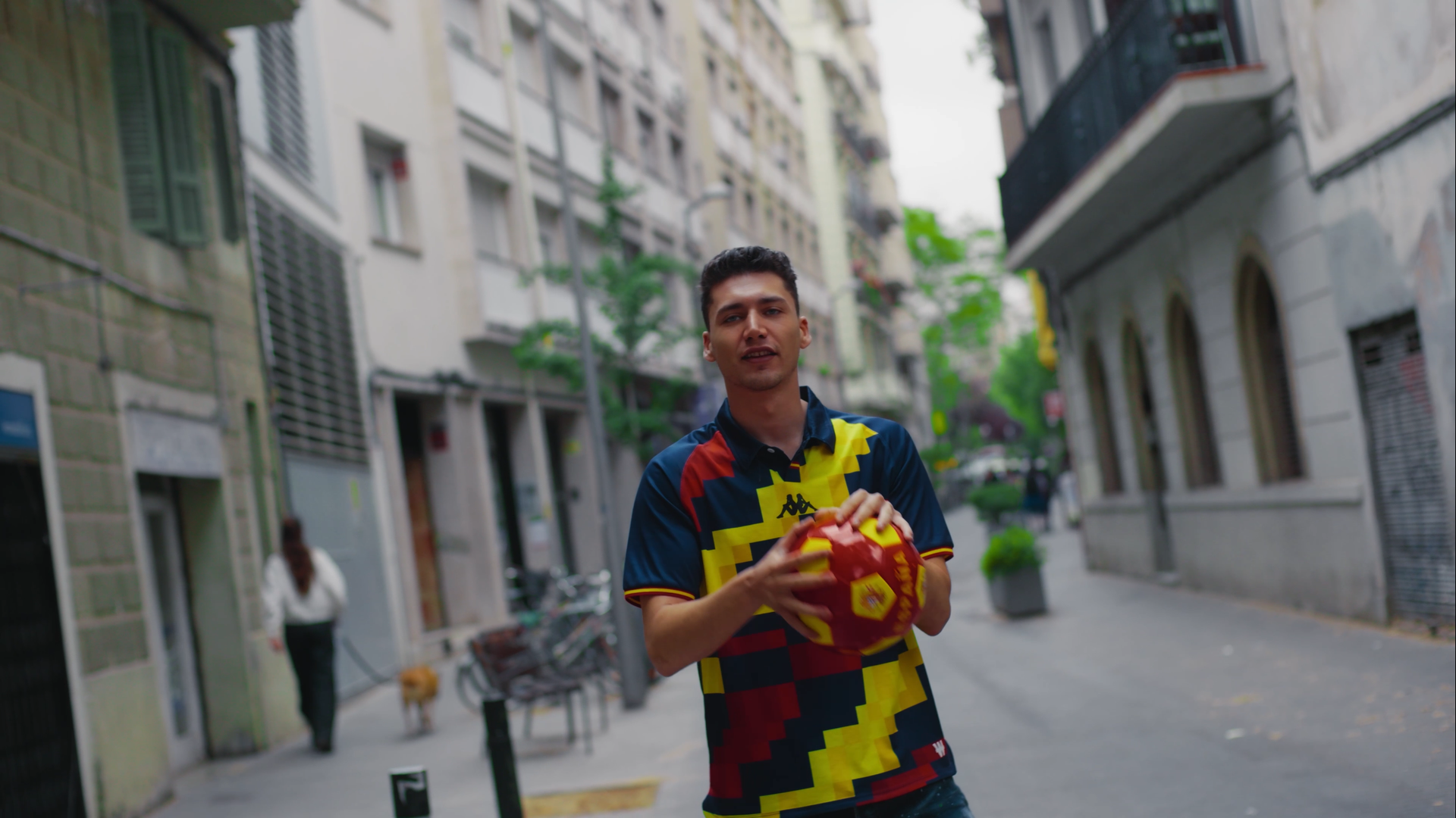 Swit Eme lanza "Yo soy español", la canción para el Mundial 2026
