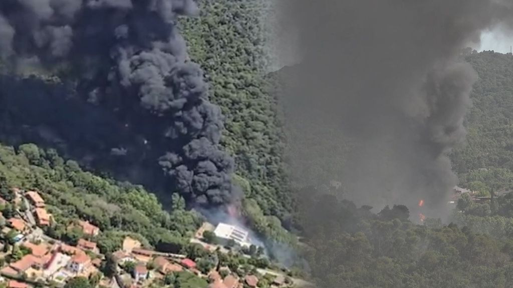 El gran incendio en una industria de Òrrius, Barcelona: los bomberos atienden a cinco  y el fuego está cerca de las casas