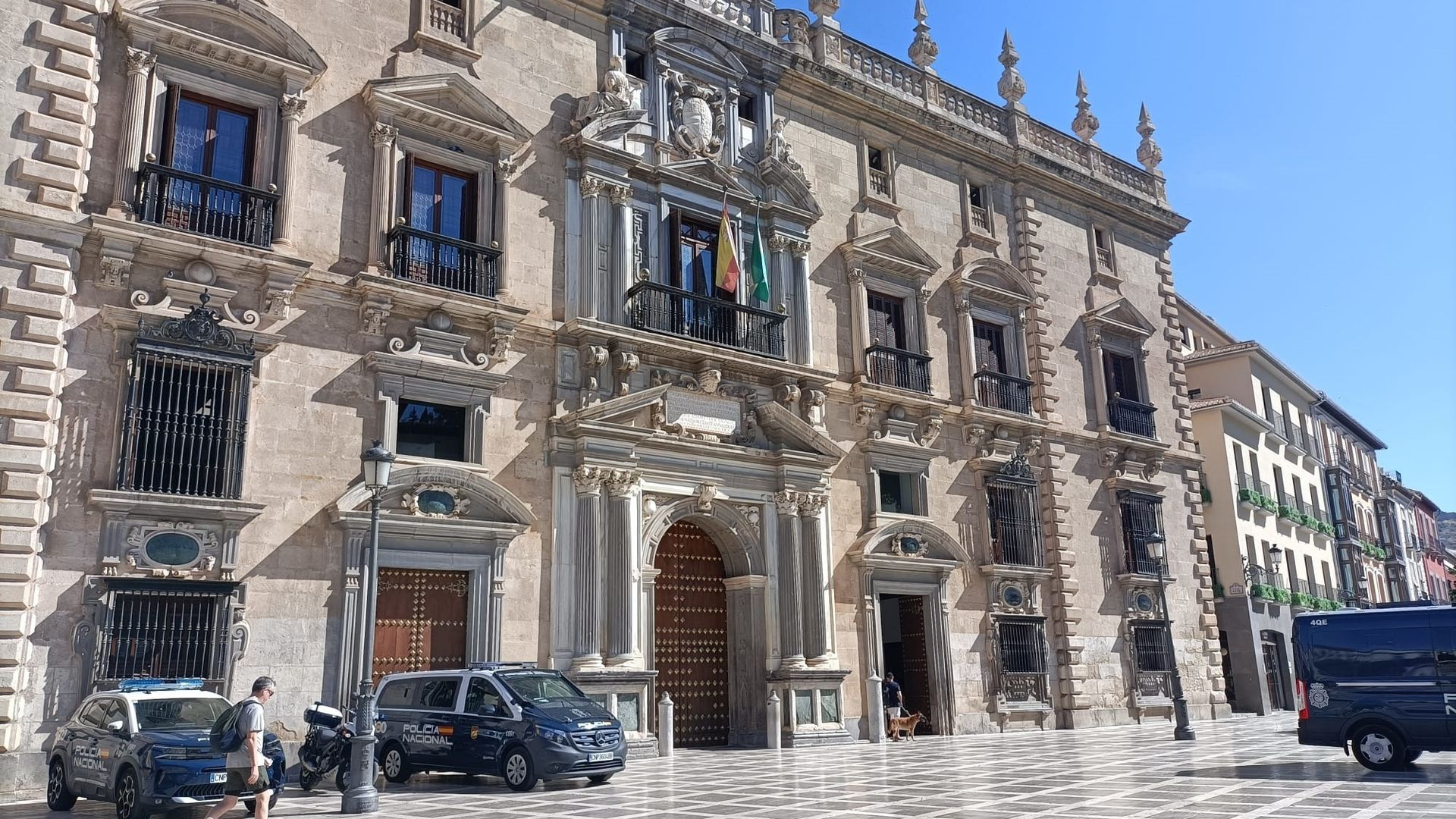 El acusado de matar a un hombre a tiros en Atarfe, Granada, sobre la víctima: "Pensaba que me iban a hacer desaparecer como a mi hermano" El acusado de matar a un hombre a tiros en Atarfe, Granada, sobre la víctima: "Pensaba que me iban a hacer desaparecer como a mi hermano"