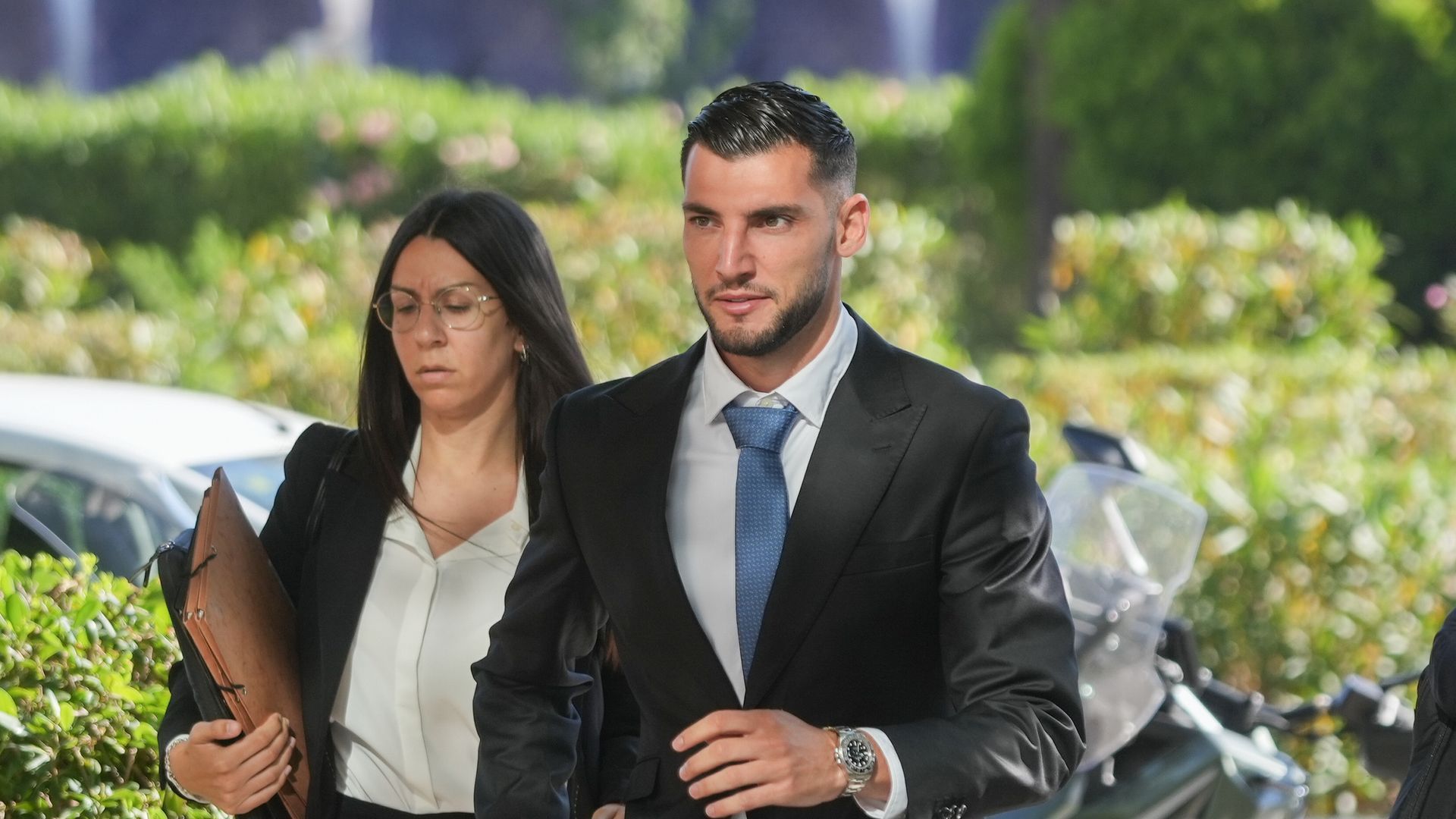El futbolista Rafa Mir comparece ante la Audiencia de Valencia para ser juzgado por presunta agresión sexual