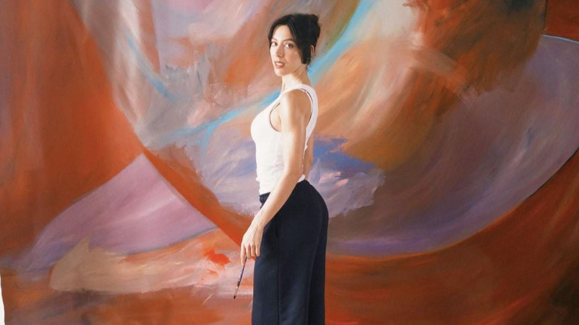 Elena Olmos, la única artista española que ha expuesto su obra en el prestigioso Museo del Louvre Elena Olmos, la única artista española que ha expuesto su obra en el prestigioso Museo del Louvre