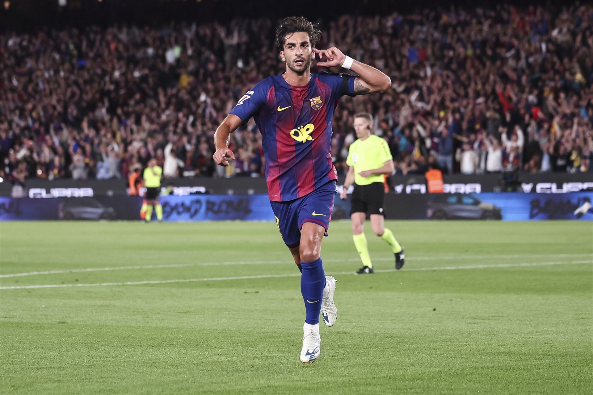 Ferrán Torres celebrando un gol del FC Barcelona esta temporada