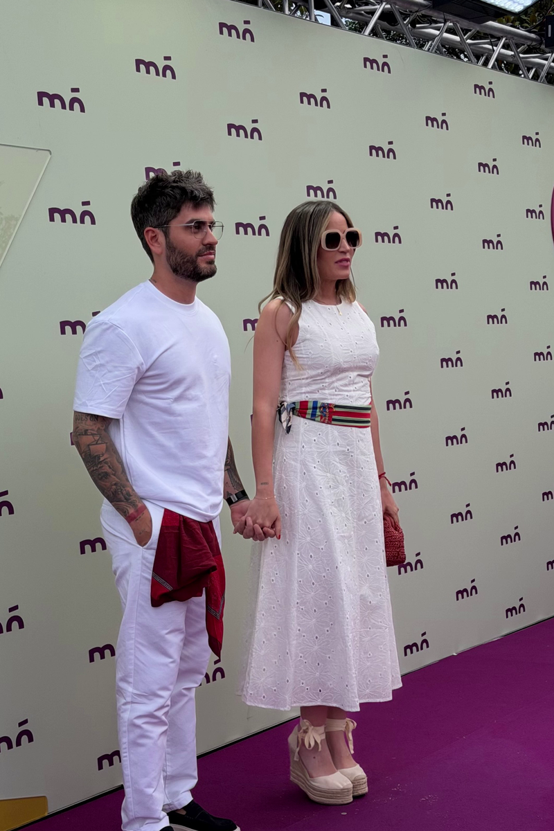 Marta Castro asiste a su primer photocall tras dar a luz hace un mes: el look escogido