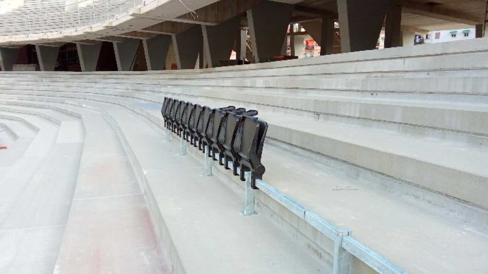 Sillas en el Nou Mestalla