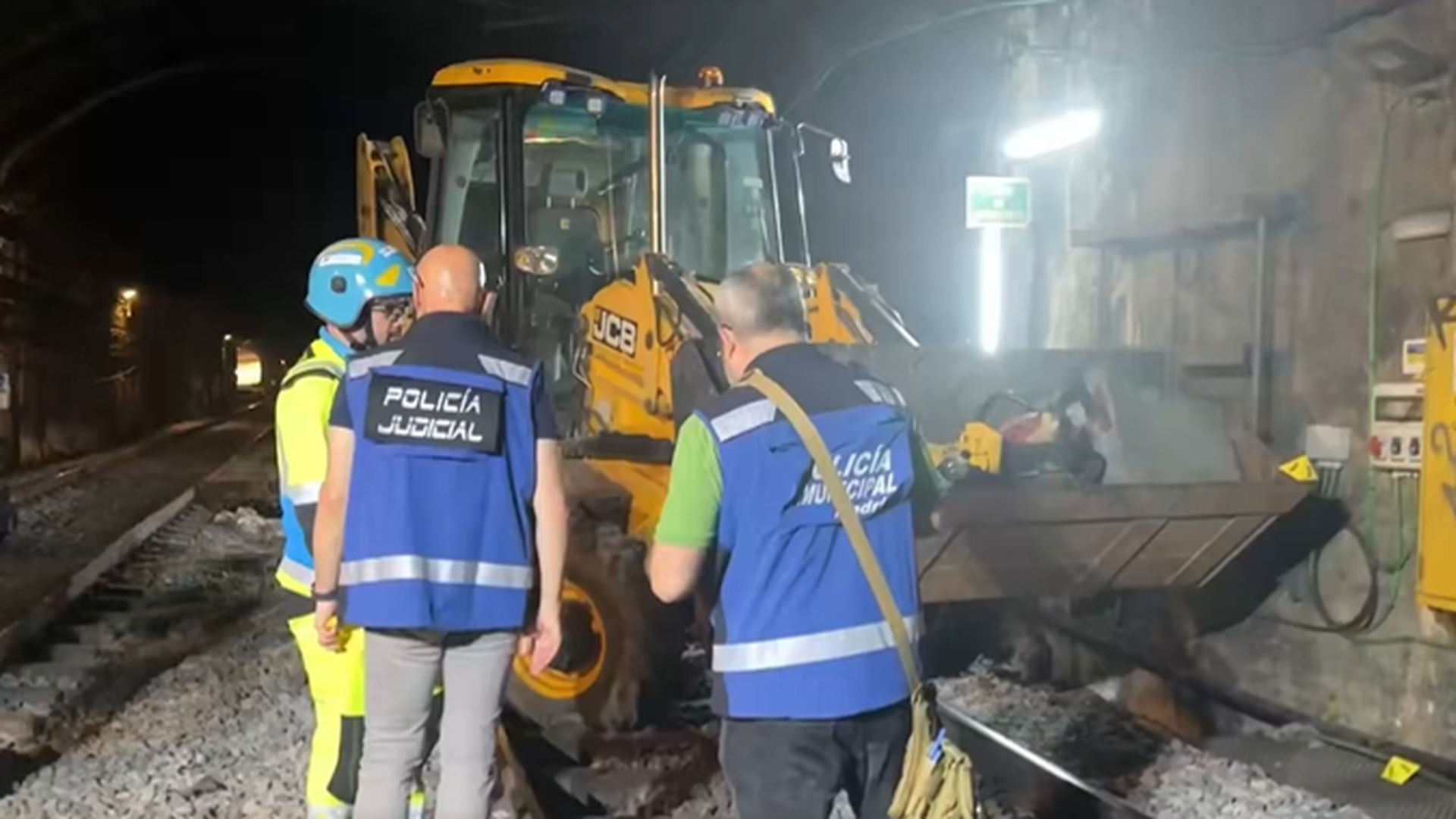 Un trabador de Cercanías ha muerto al ser golpeado por una retroescavadora