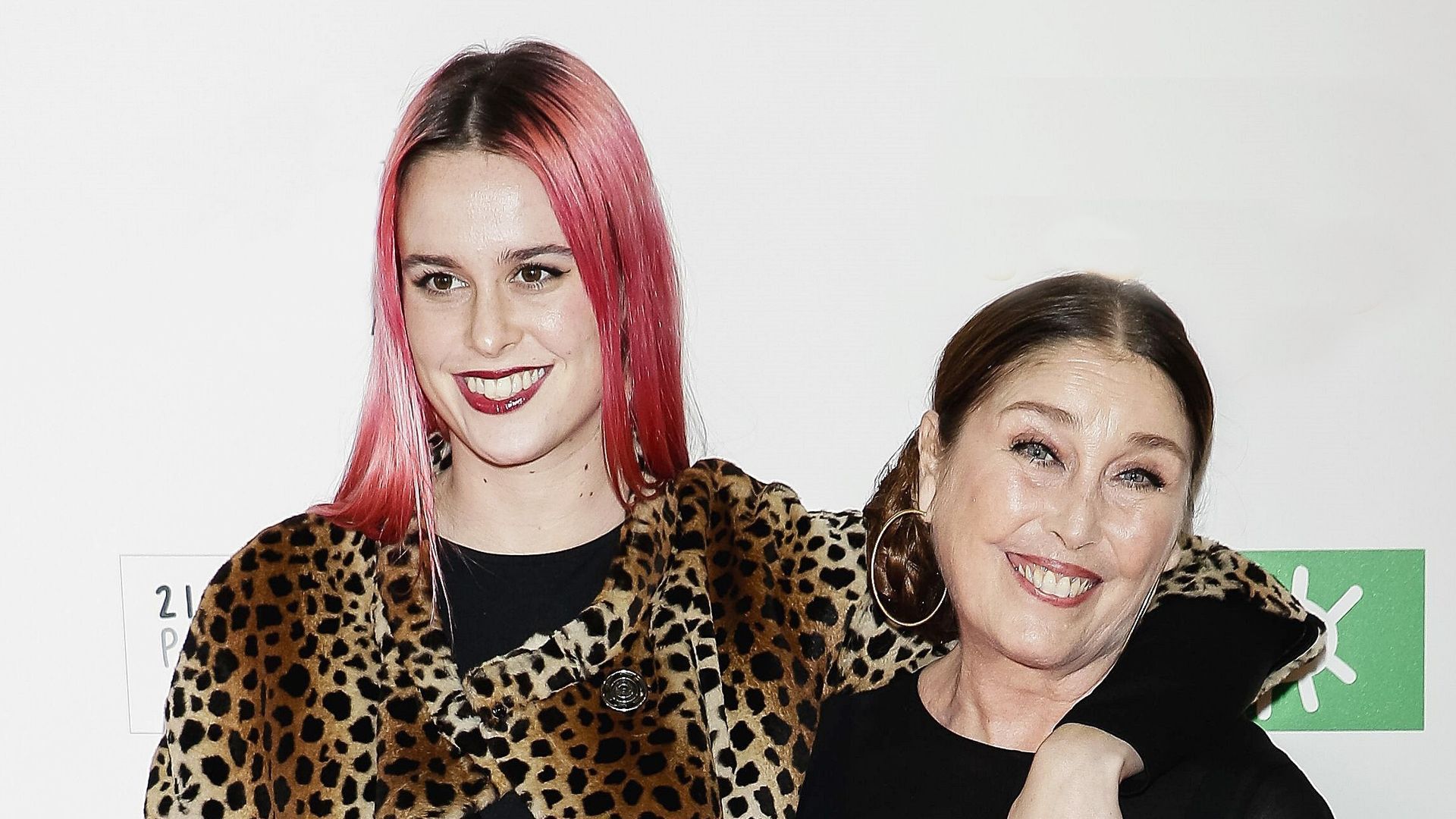Verónica Forqué y su hija, María Iborra